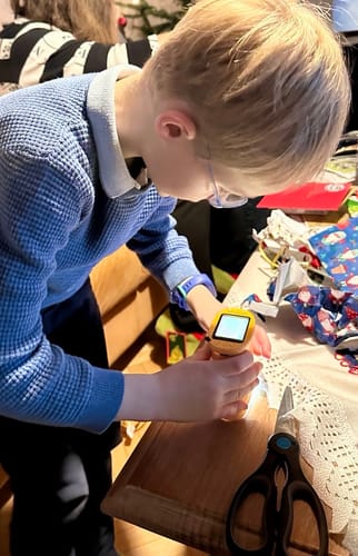 Enfant dormant avec l'oreiller Le P'tit Loup